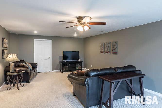 2559 Canterbury Road Muscatine, IA 52761 - Photo 20 of 24 Gallery Image 20