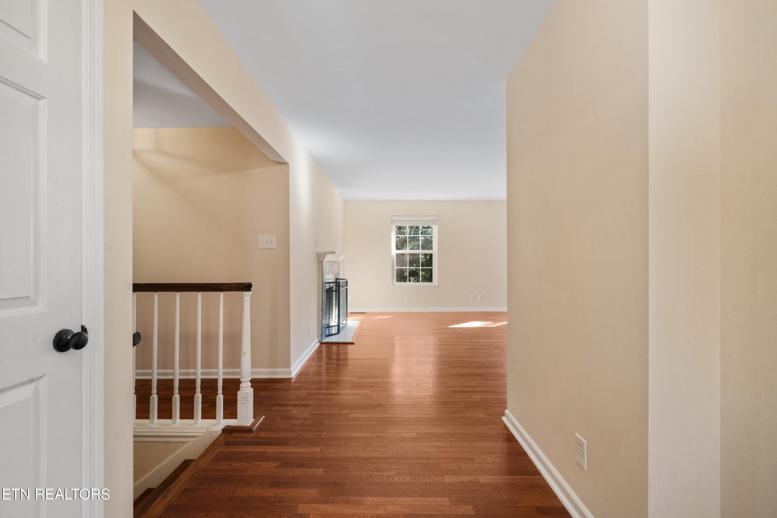 111 Baypath Drive Oak Ridge, TN 37830 - Photo 4 of 55 Foyer