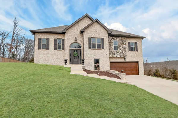 $549,900 | 105 Brook Hollow, Bon Aqua, TN 37025