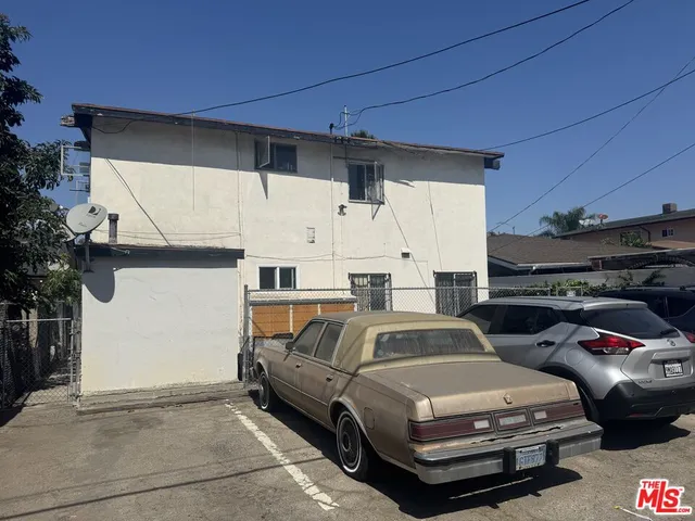 a view of entryway and hall