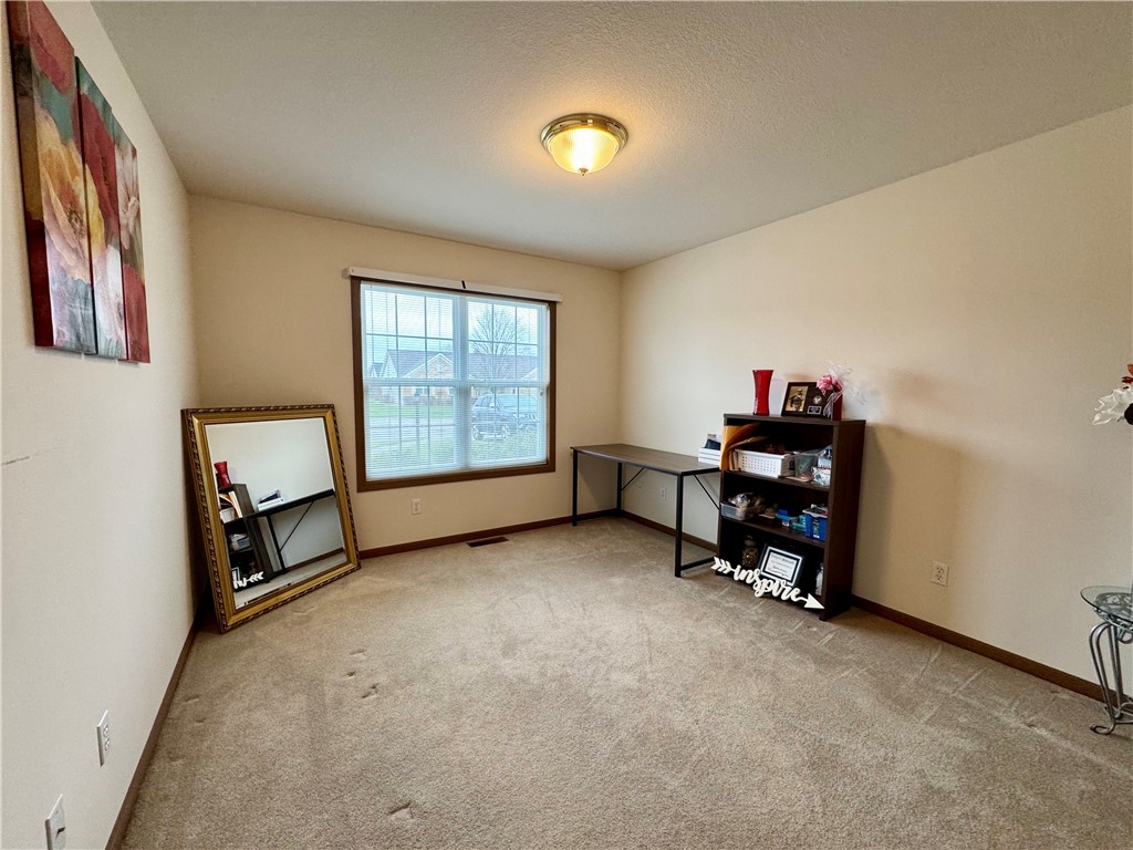 6 Ridgefield Lane Charleston, IL 61920 - Photo 8 of 12 Gallery Image 8