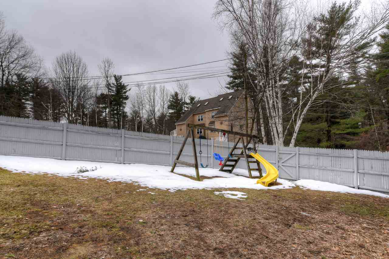 35 L Beacon Hill Road, Unit LEFT SIDE Derry, NH 03038 - Photo 3 of 26