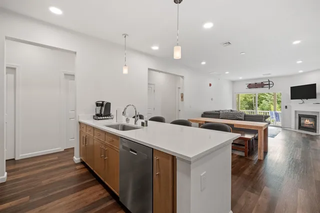 $595,000 | 12 Twin Tip Terrace, Unit 10, Lincoln, NH 03251