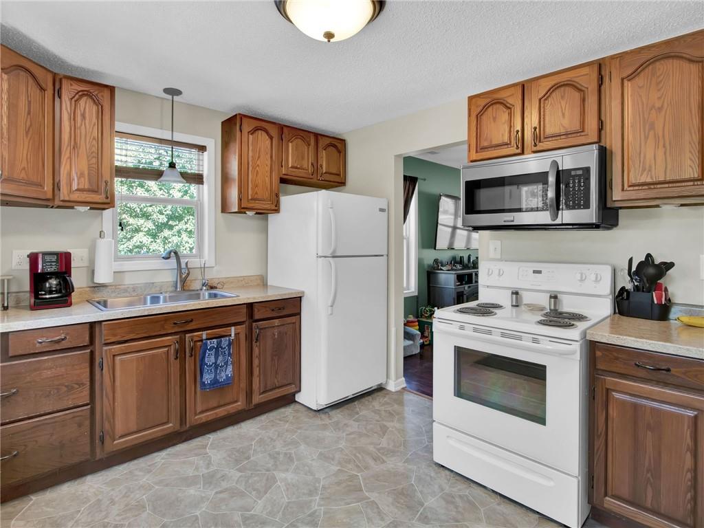 331 West Stop 11 Road Indianapolis, IN 46217 - Photo 12 of 32 Gallery Image 12