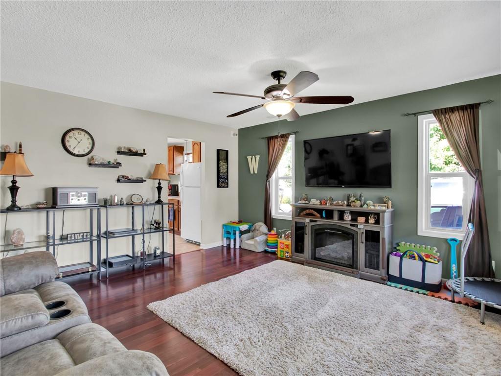 331 West Stop 11 Road Indianapolis, IN 46217 - Photo 9 of 32 Gallery Image 9
