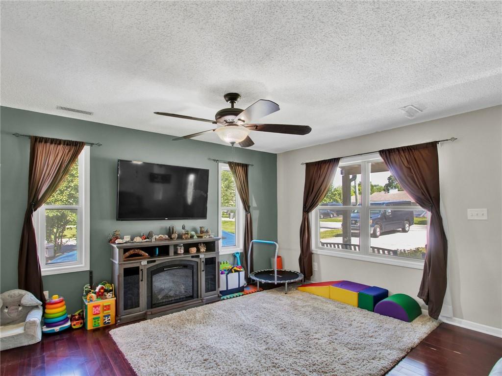 331 West Stop 11 Road Indianapolis, IN 46217 - Photo 10 of 32 Gallery Image 10