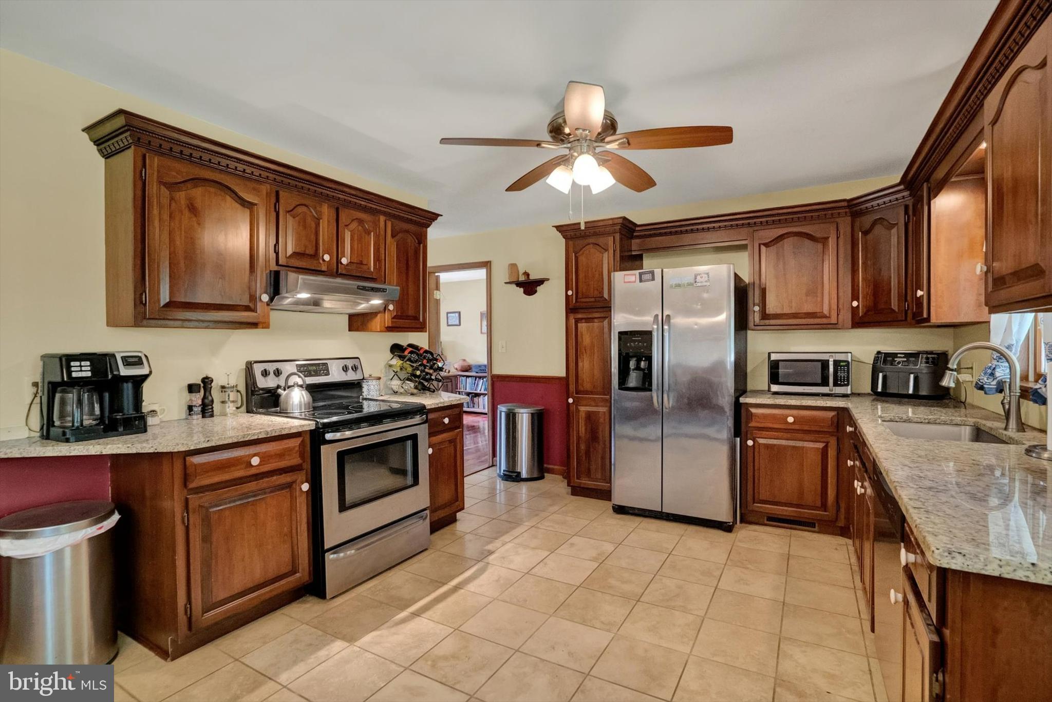 619 Calco Avenue Sinking Spring, PA 19608 - Photo 6 of 22 Mod Kitchen with granite worksurfaces