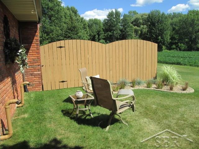 8313 Geddes Road Saginaw, MI 48609 - Photo 17 of 21 Privacy Fence