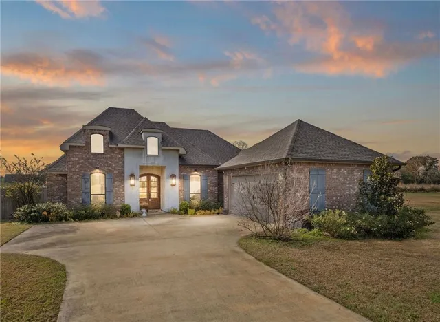 $506,000 | 1317 Bonaire Trace, Alexandria, LA 71303