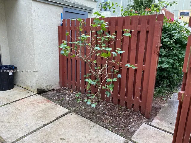 $199,000 | 26 Crossings Circle, Unit B, Boynton Beach, FL 33435