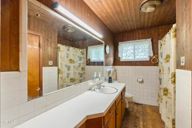 $359,900 | 6525 East Andrew Johnson Highway, Chuckey, TN 37641