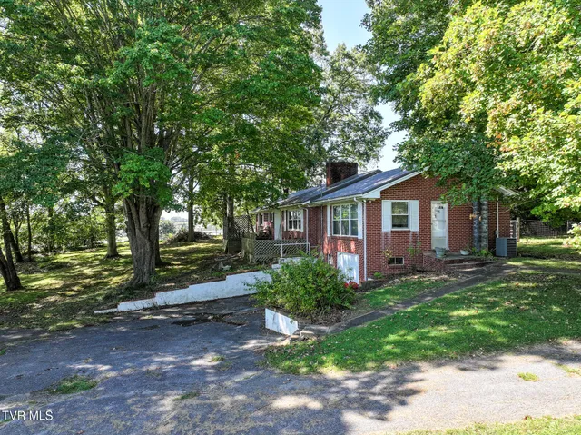 $359,900 | 6525 East Andrew Johnson Highway, Chuckey, TN 37641