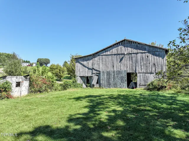 $359,900 | 6525 East Andrew Johnson Highway, Chuckey, TN 37641