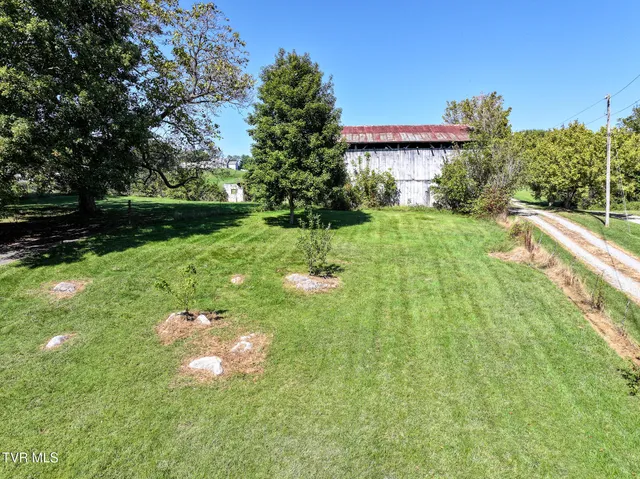 $359,900 | 6525 East Andrew Johnson Highway, Chuckey, TN 37641