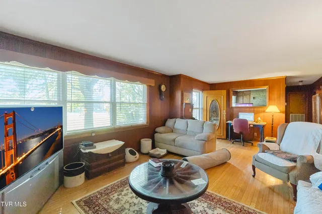 $359,900 | 6525 East Andrew Johnson Highway, Chuckey, TN 37641