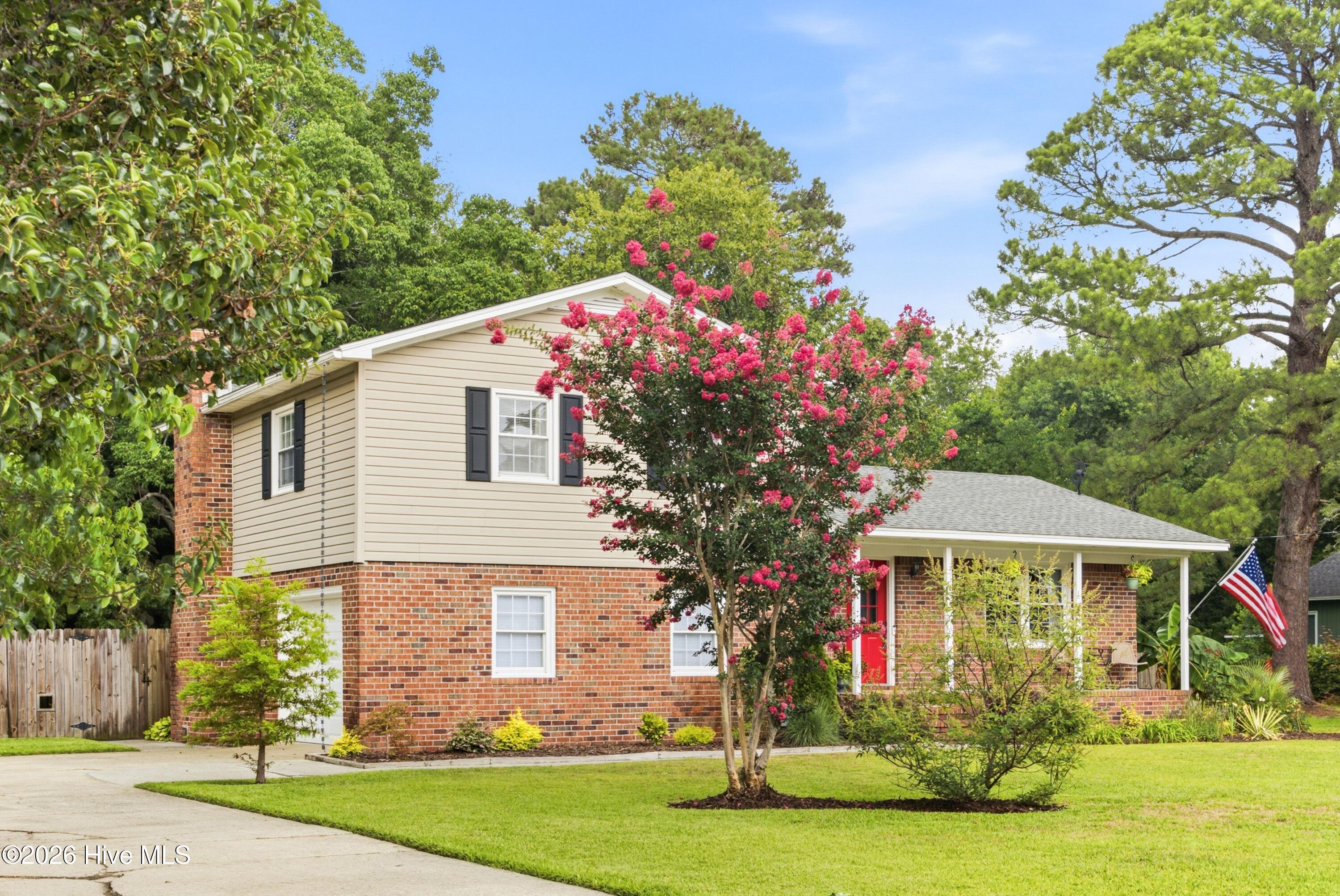 820 Greenbriar Road Wilmington, NC 28409 - Photo 2 of 51