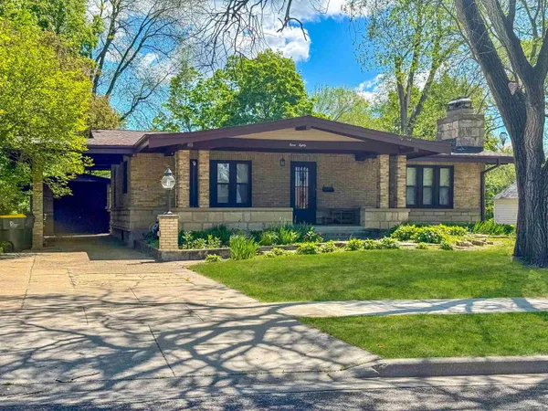 $284,000 | 780 South Beaumont Road, Prairie du Chien, WI 53821