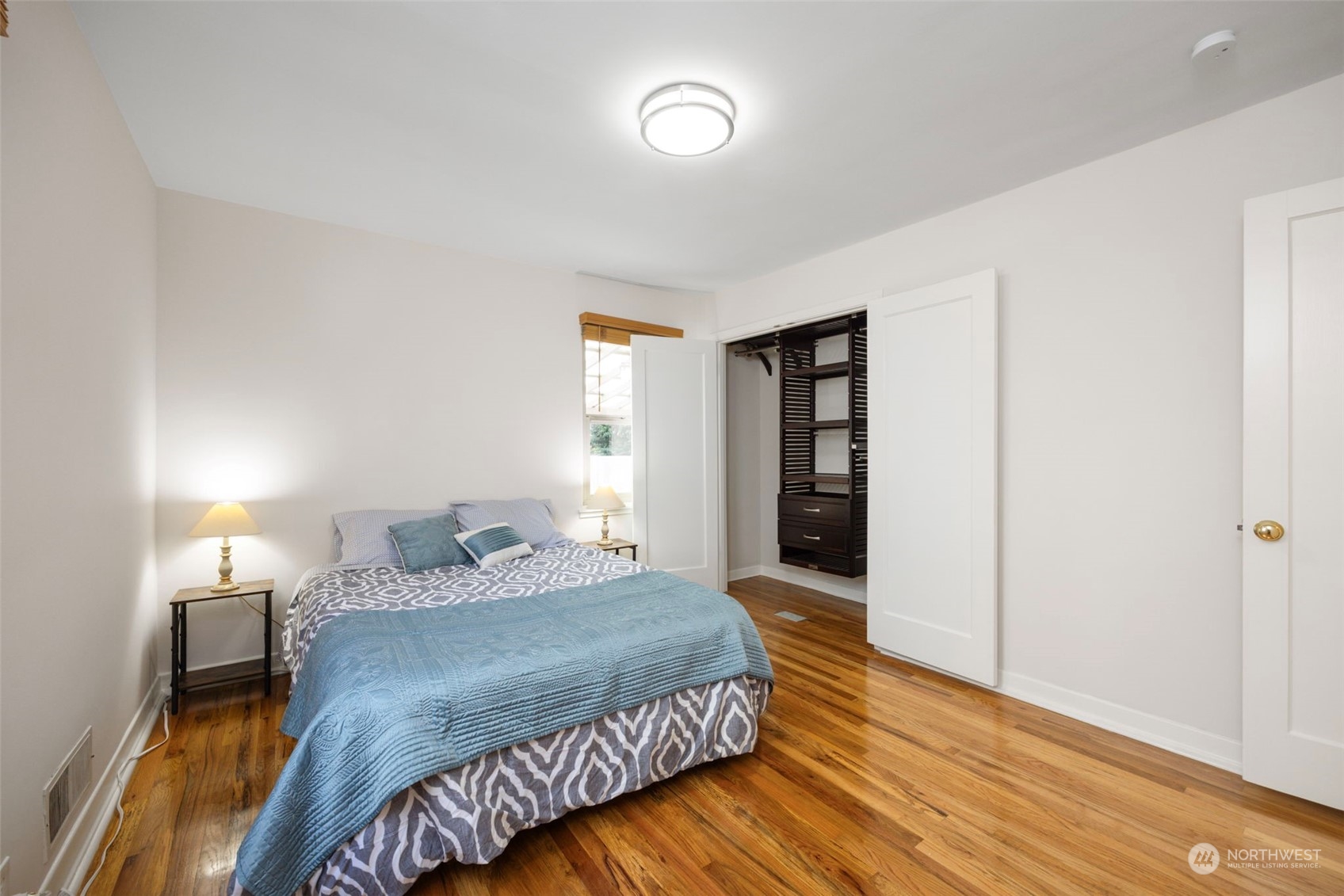 3430 Walnut Avenue Southwest Seattle, WA 98116 - Photo 13 of 39 Gallery Image 13