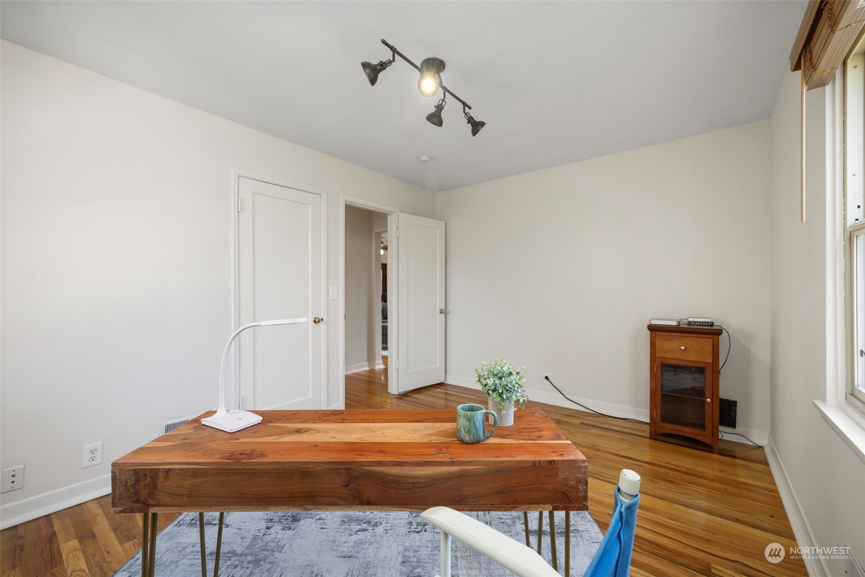 3430 Walnut Avenue Southwest Seattle, WA 98116 - Photo 17 of 39 Gallery Image 17