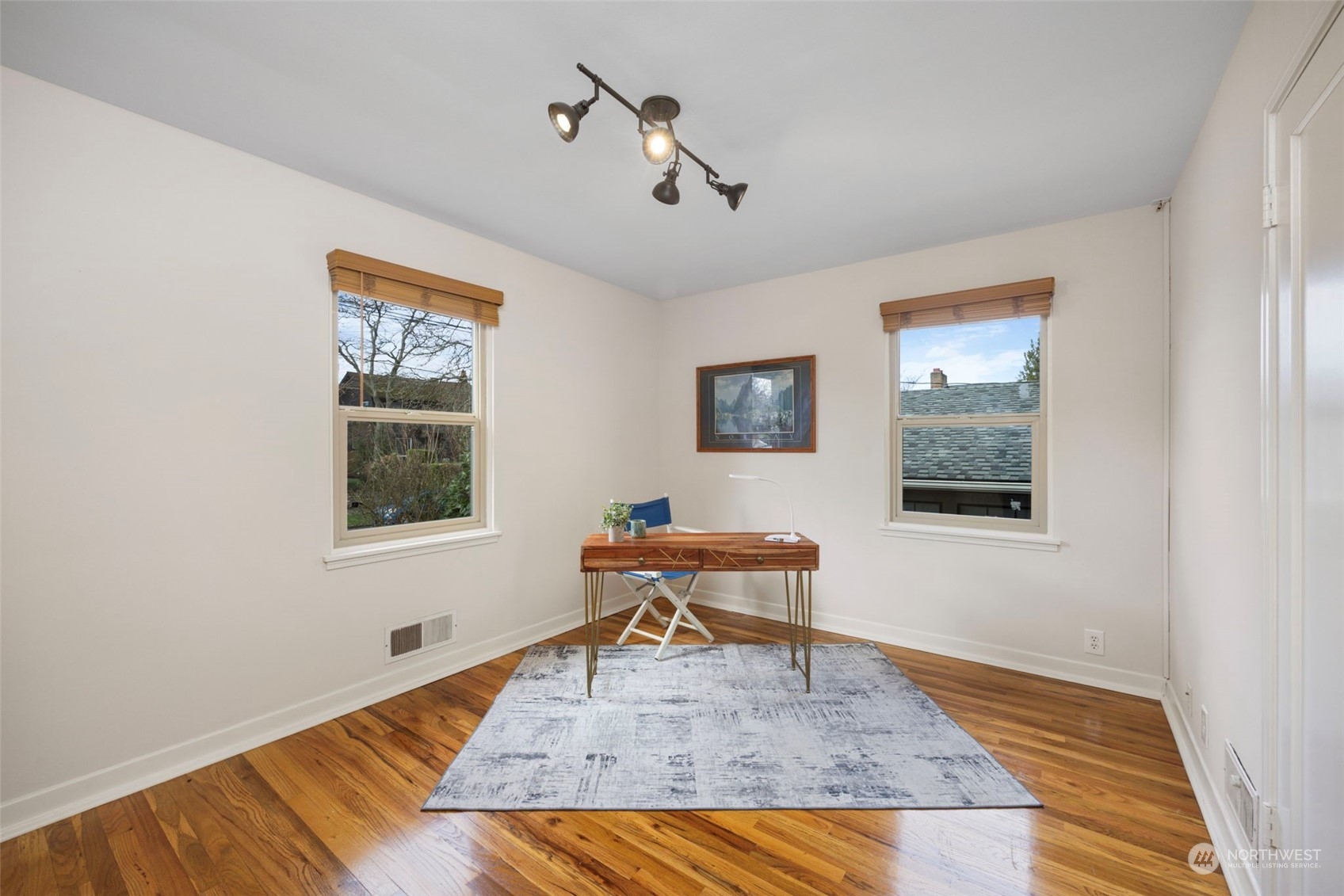 3430 Walnut Avenue Southwest Seattle, WA 98116 - Photo 18 of 39 Gallery Image 18