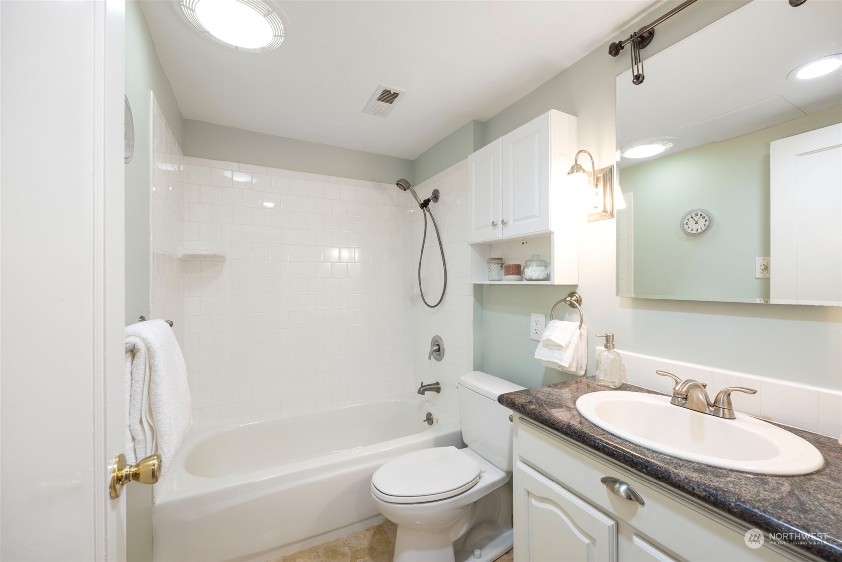 3430 Walnut Avenue Southwest Seattle, WA 98116 - Photo 26 of 39 Gallery Image 26