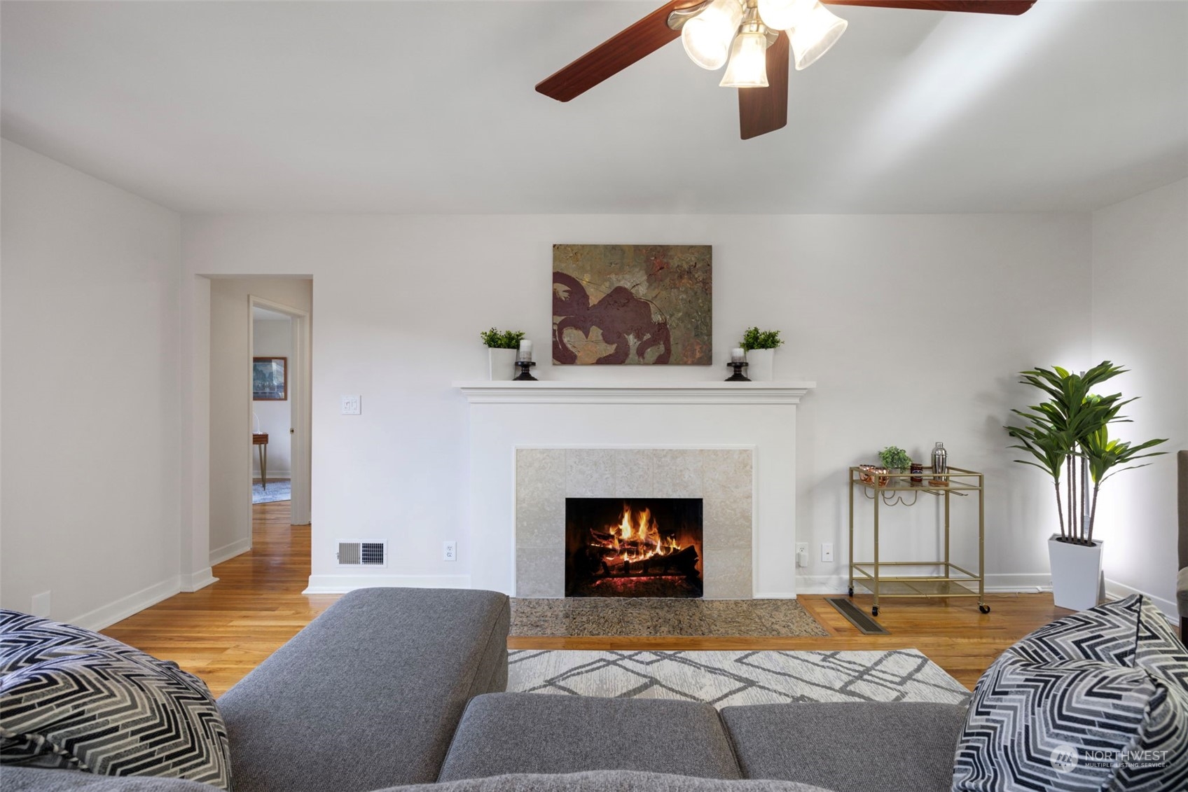 3430 Walnut Avenue Southwest Seattle, WA 98116 - Photo 5 of 39 Gallery Image 5