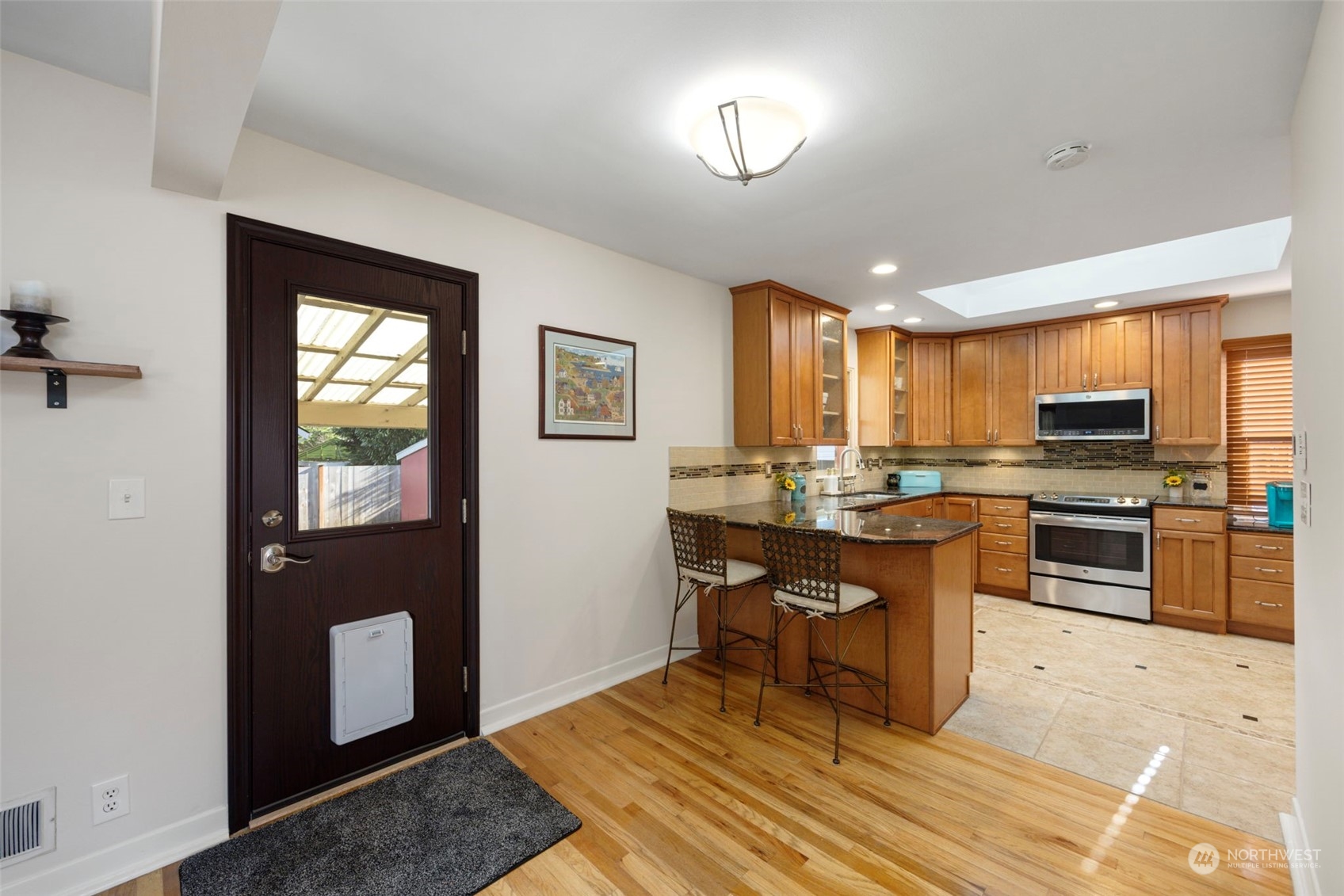 3430 Walnut Avenue Southwest Seattle, WA 98116 - Photo 9 of 39 Gallery Image 9