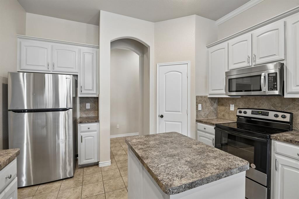 425 Corriente Trail Azle, TX 76020 - Photo 11 of 29