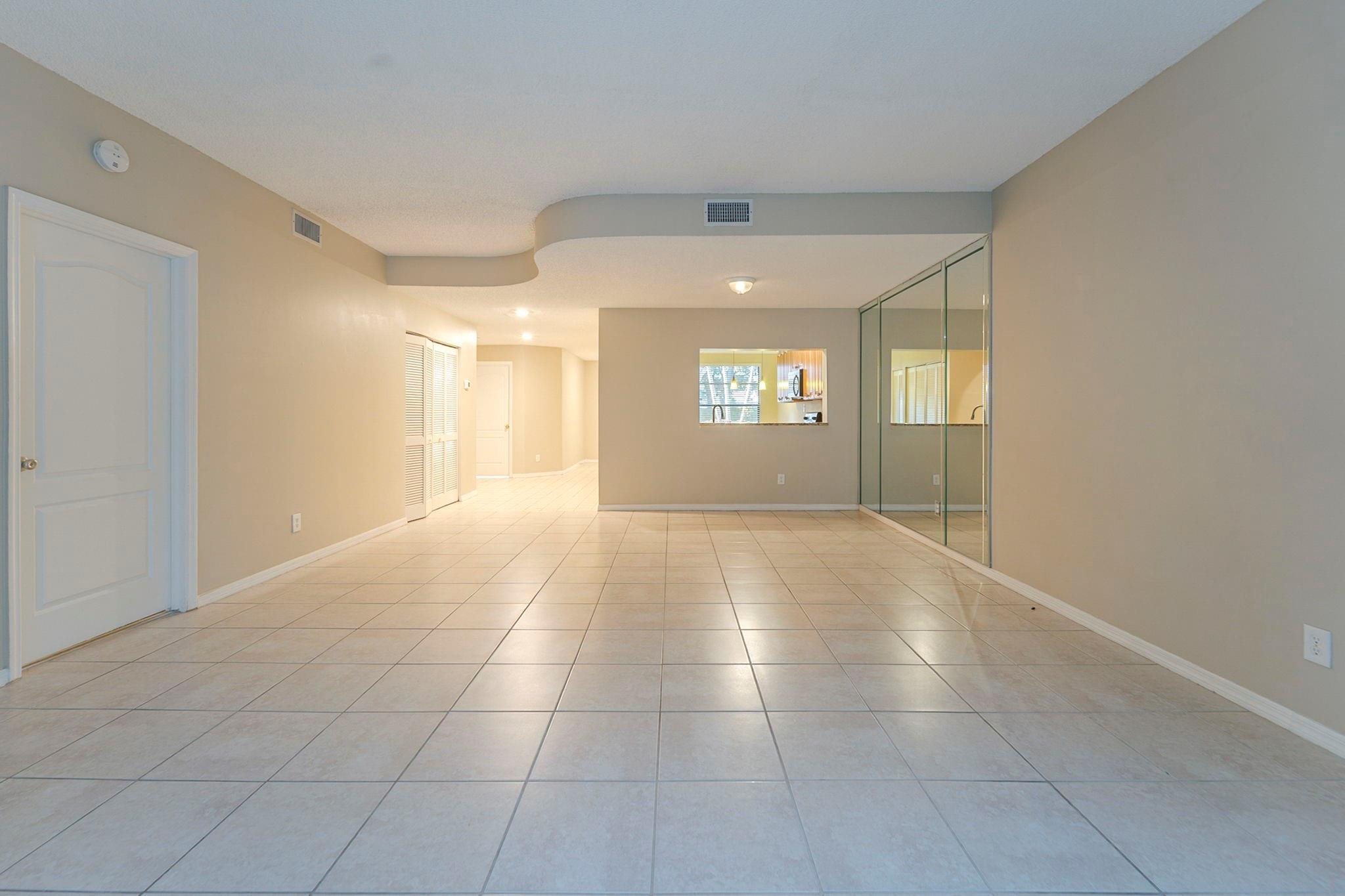 8705 Vía Giula, Unit 1 Boca Raton, FL 33496 - Photo 7 of 27 Photo 7