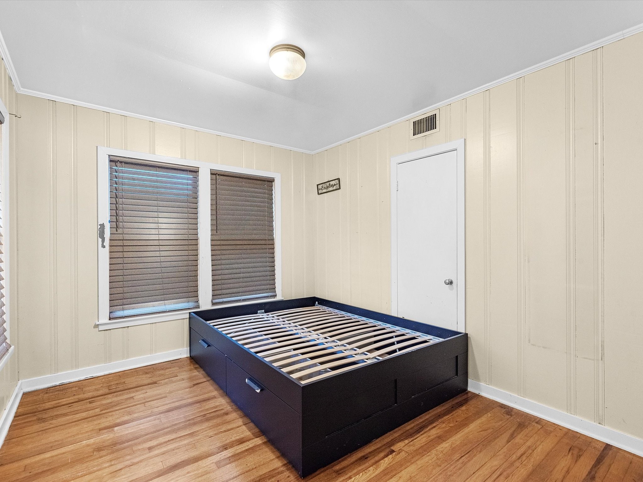 2406 Charleston Street Houston, TX 77021 - Photo 13 of 28 Bedroom 1.