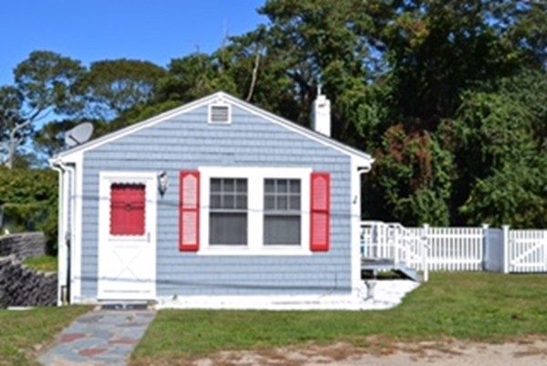 14 Glendale Road Wareham, MA 02532 - Photo 2 of 20 Gallery Image 2