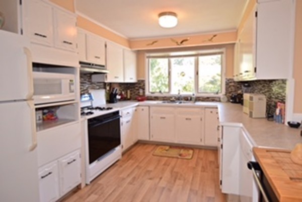 14 Glendale Road Wareham, MA 02532 - Photo 3 of 20 Gallery Image 3