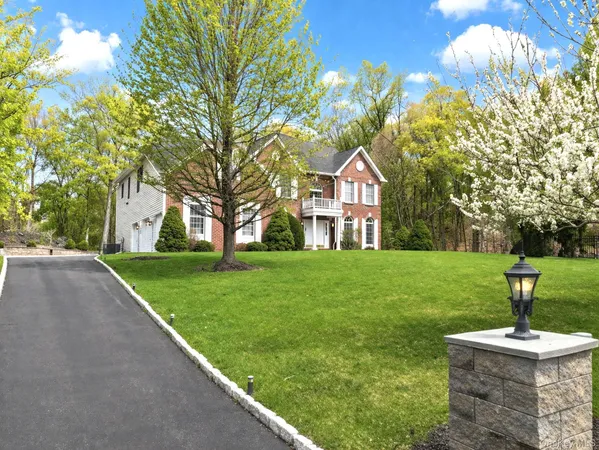 $1,300,000 | 3 Nickleby Place, Cortlandt Manor, NY 10567