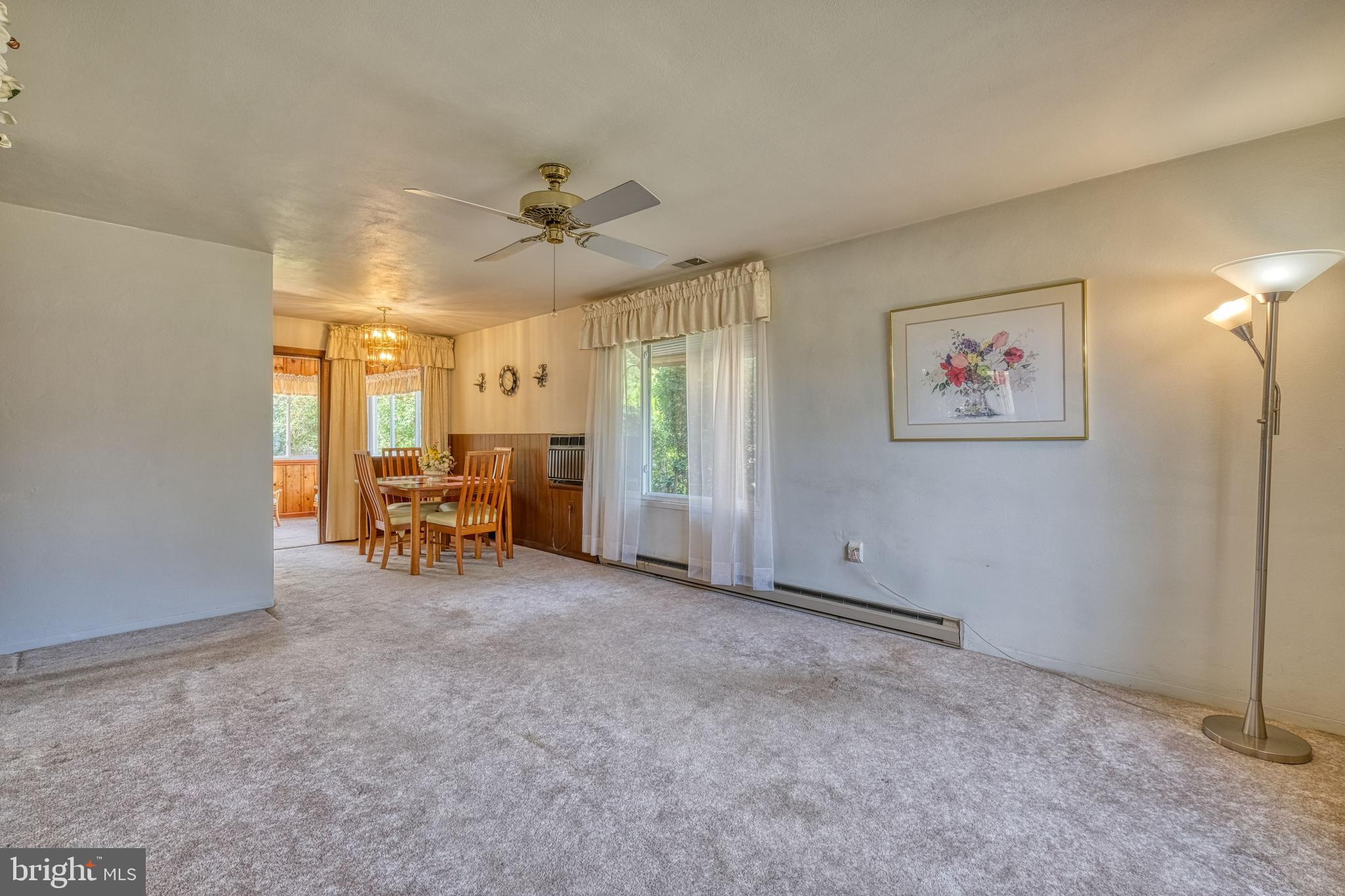 1221 Guildford Road Glen Burnie, MD 21060 - Photo 2 of 16 Entry / Living Room