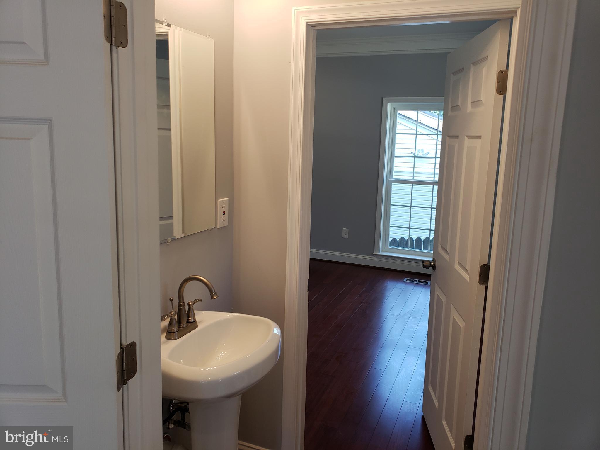 3206 Edgewood Road Kensington, MD 20895 - Photo 10 of 27 Main Level Half bath