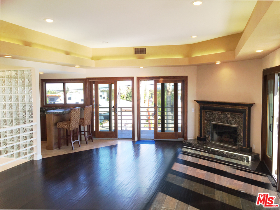 201 Larsson Street Manhattan Beach, CA 90266 - Photo 15 of 36