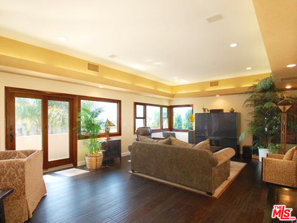 201 Larsson Street Manhattan Beach, CA 90266 - Photo 18 of 36