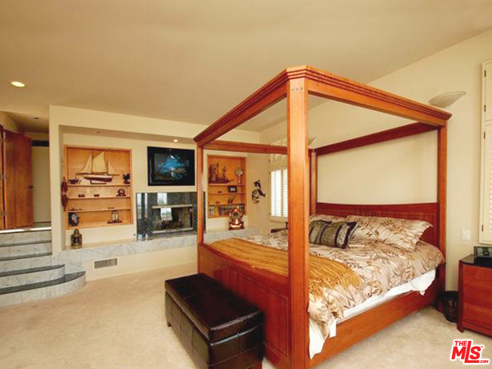 201 Larsson Street Manhattan Beach, CA 90266 - Photo 20 of 36