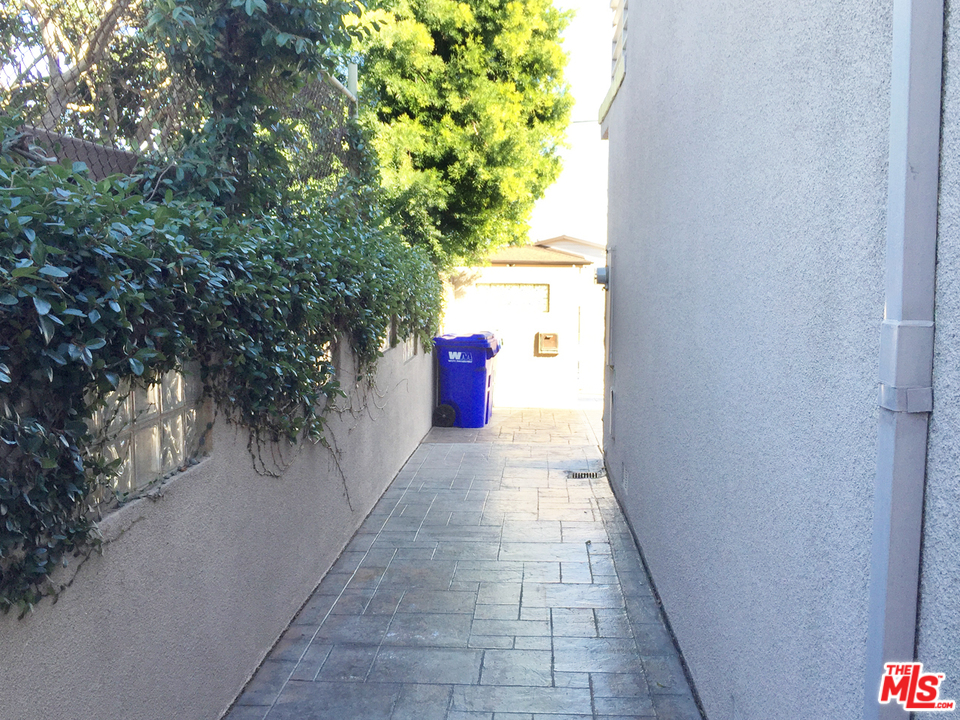 201 Larsson Street Manhattan Beach, CA 90266 - Photo 33 of 36