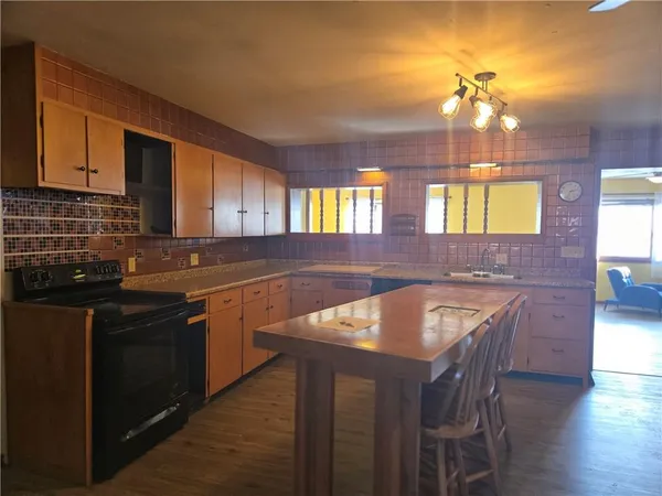 $315,000 | 200 Ruby Street, Sweet Springs, MO 65351