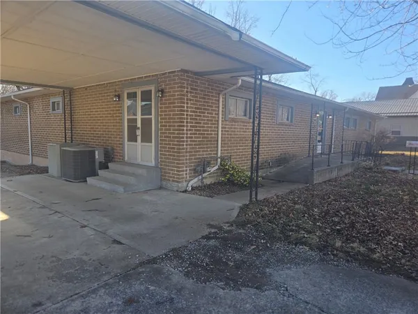 $315,000 | 200 Ruby Street, Sweet Springs, MO 65351