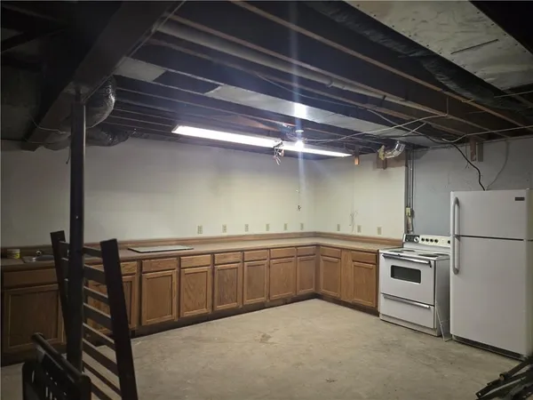 $315,000 | 200 Ruby Street, Sweet Springs, MO 65351