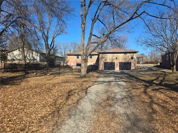 $315,000 | 200 Ruby Street, Sweet Springs, MO 65351