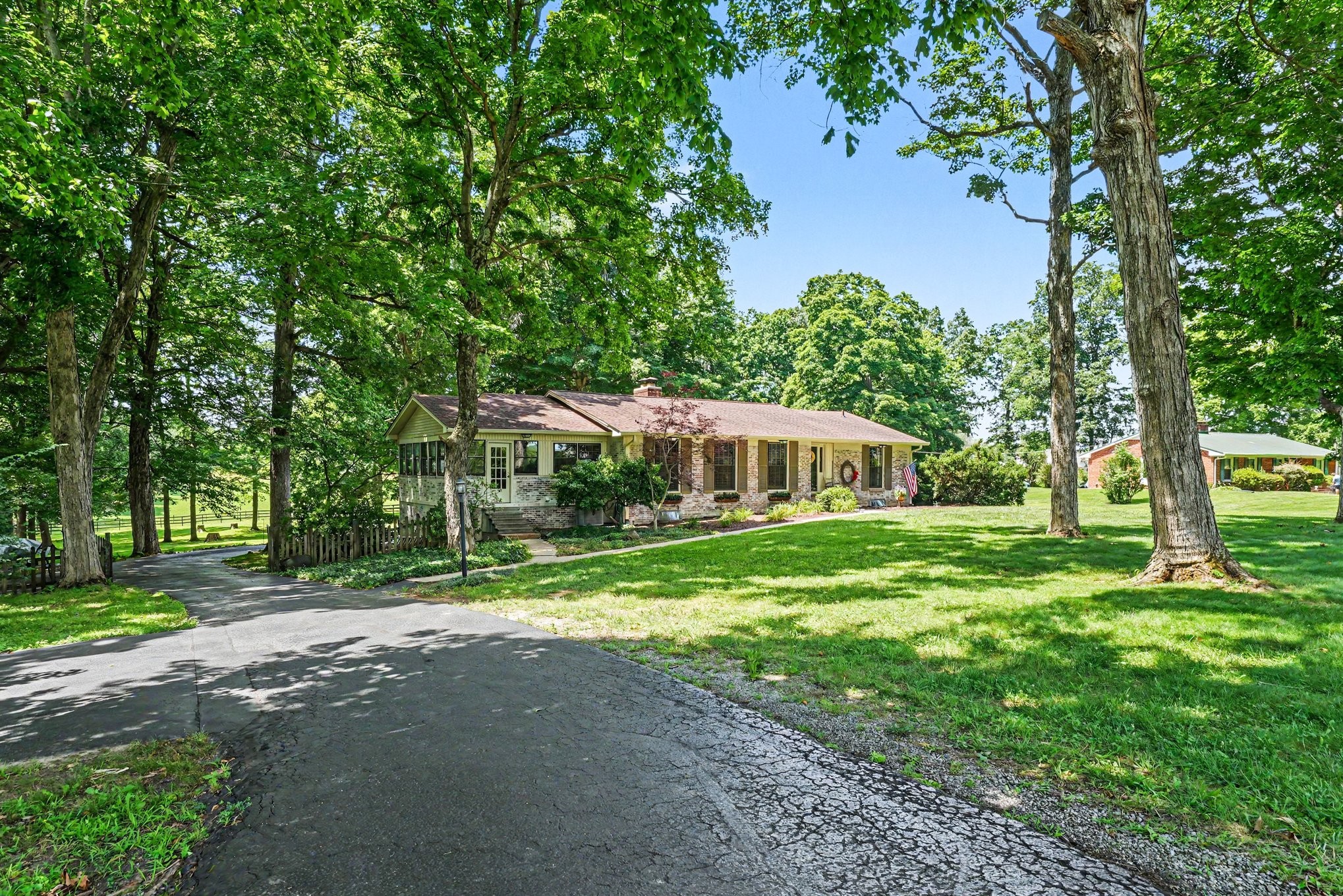 1296 Lawrence Lane Springfield, TN 37172 - Photo 2 of 45