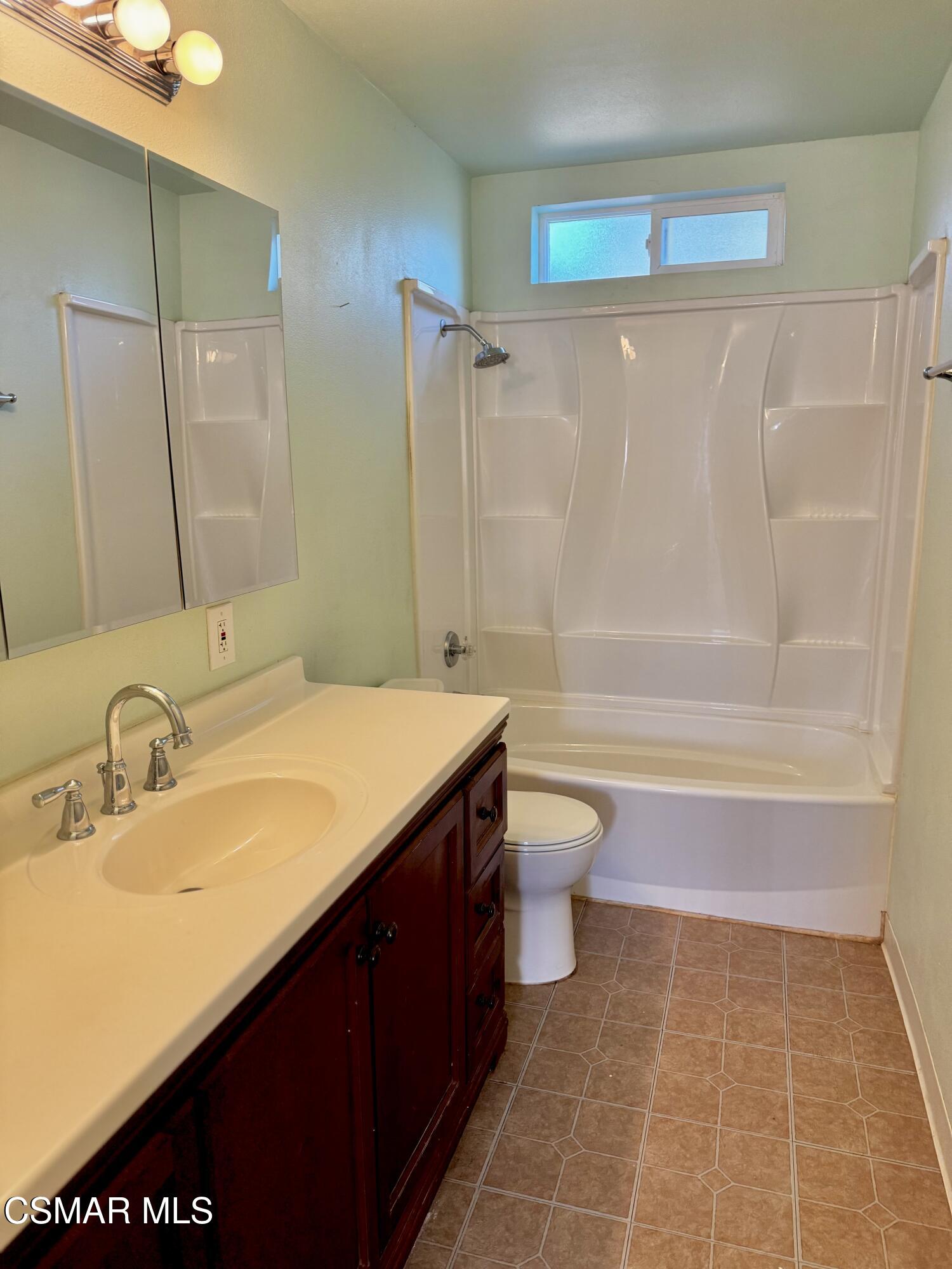 2858 Fitzgerald Road Simi Valley, CA 93065 - Photo 3 of 5 IMG_6125