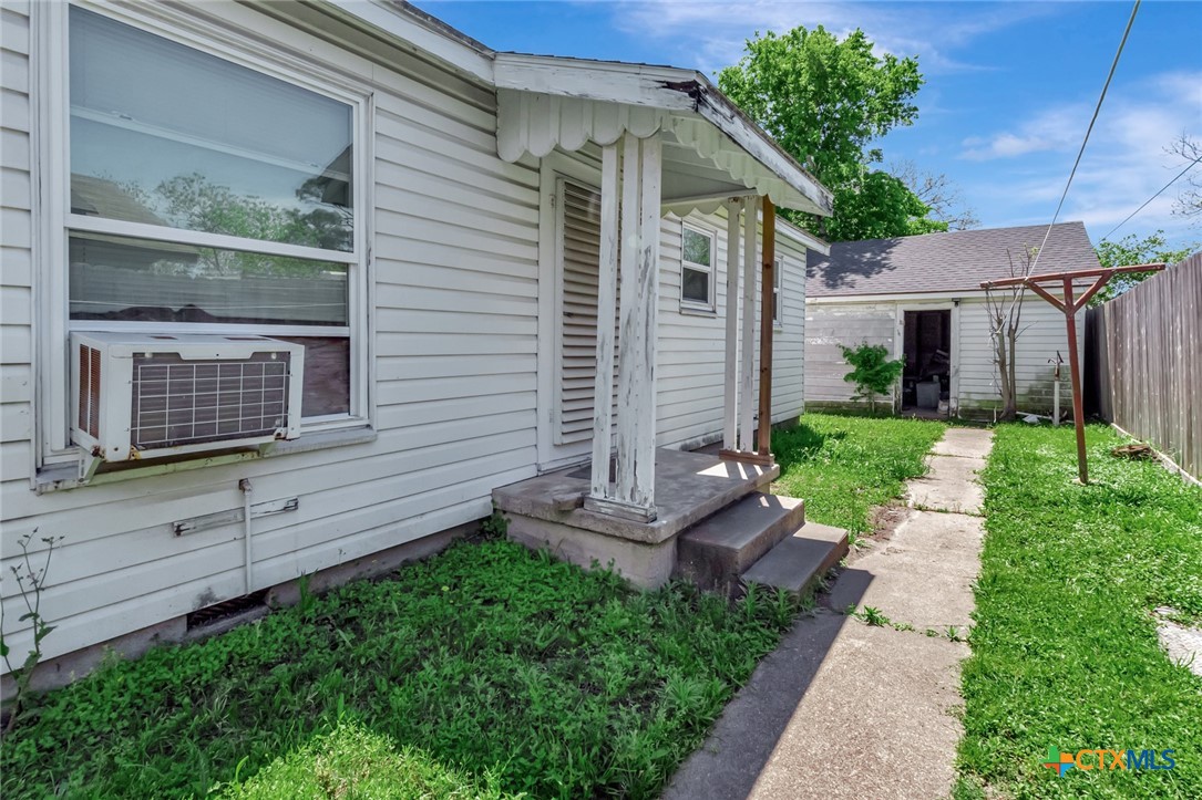 1005 Mac Arthur Street Victoria, TX 77901 - Photo 36 of 38