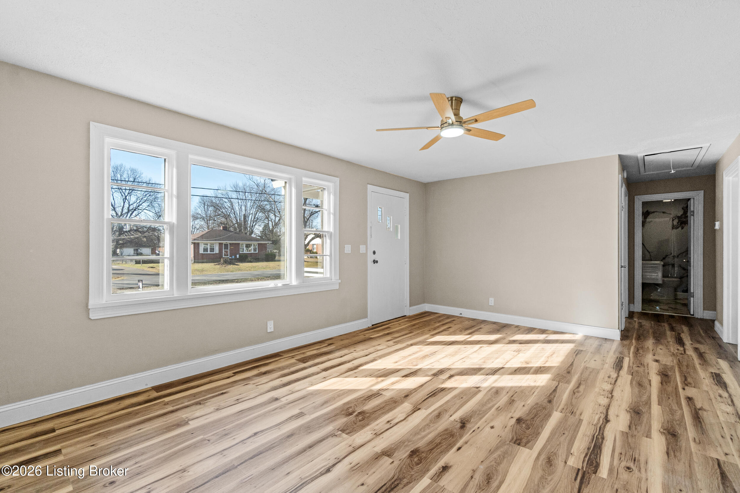 2235 Peaslee Road Louisville, KY 40216 - Photo 11 of 37 dsc02975