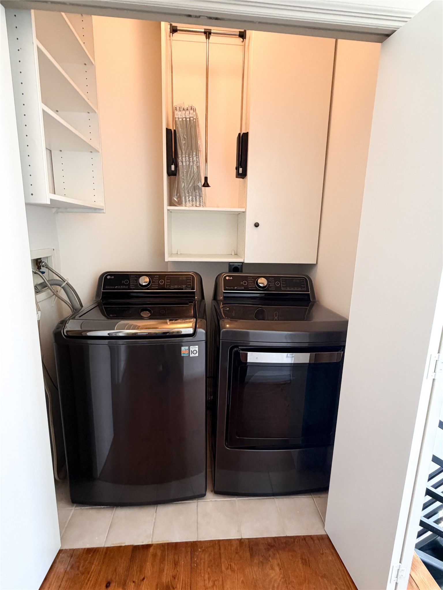 1213 Dunlavy Street Houston, TX 77019 - Photo 27 of 27 a kitchen with a sink and a window