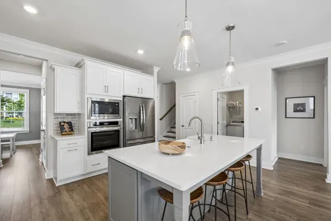 $687,500 | 3221 Chatfield Drive, Murfreesboro, TN 37129