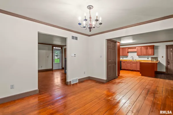 $299,900 | 38 Wedgewood Lane, Girard, IL 62640